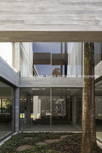 casa no morumbi luiz paulo andrade arquitetos