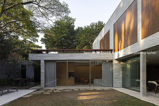 casa no morumbi luiz paulo andrade arquitetos