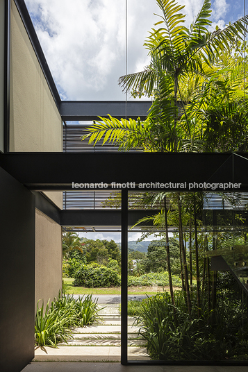 casa pmg bernardes arquitetura
