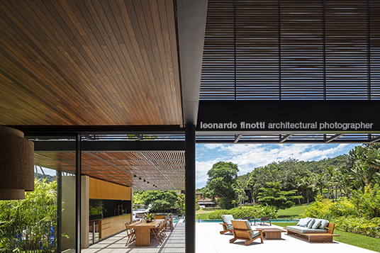 casa pmg bernardes arquitetura