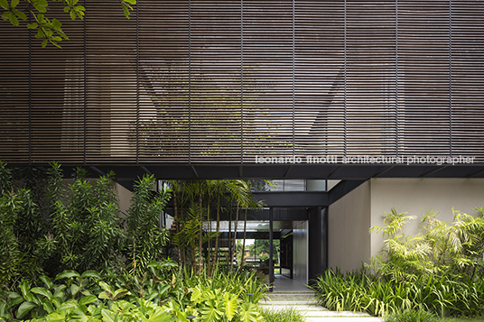 casa pmg bernardes arquitetura