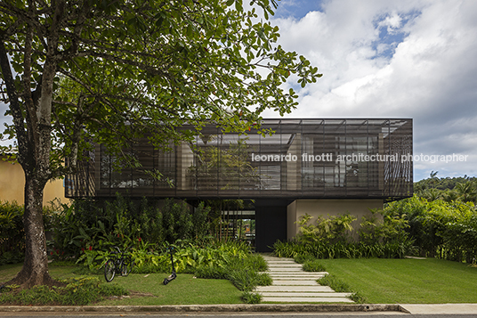 casa pmg bernardes arquitetura