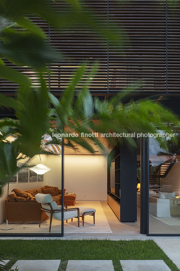 casa pmg bernardes arquitetura