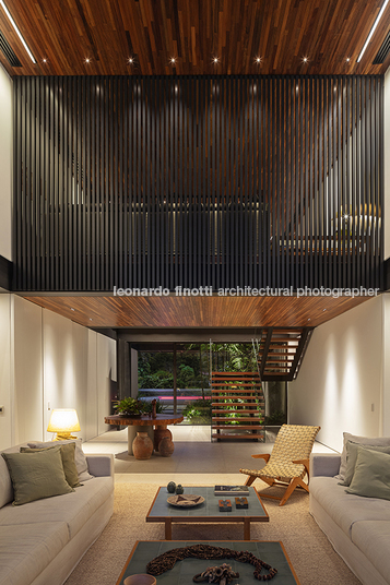 casa pmg bernardes arquitetura