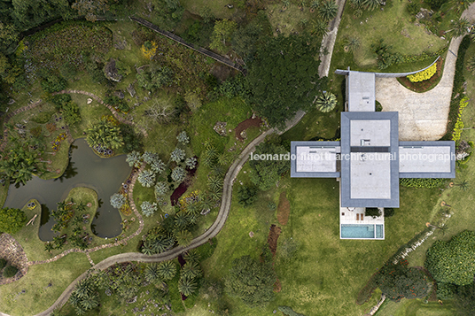 casa rbr bernardes arquitetura