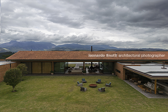 casa membeca lagos bernardes arquitetura