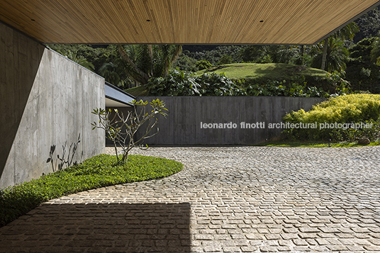 casa rbr bernardes arquitetura
