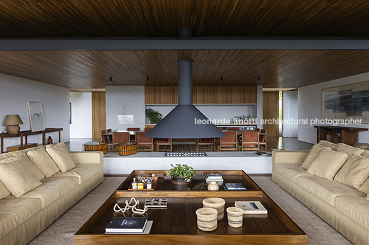 casa rbr bernardes arquitetura