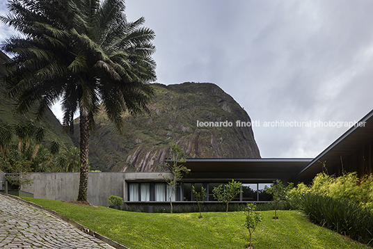 casa rbr bernardes arquitetura