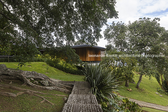 casa rbr bernardes arquitetura