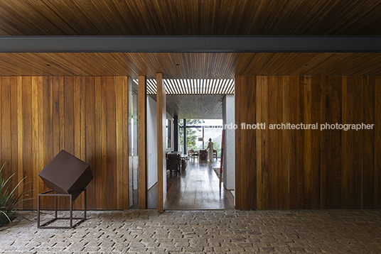 casa rbr bernardes arquitetura
