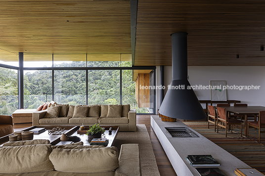casa rbr bernardes arquitetura