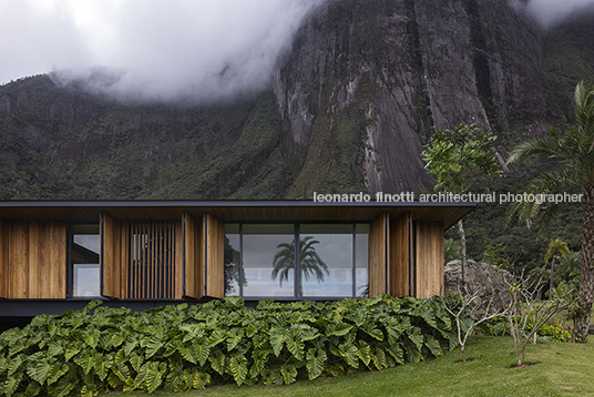 casa rbr bernardes arquitetura
