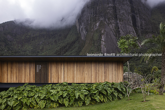 casa rbr bernardes arquitetura
