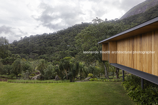 casa rbr bernardes arquitetura