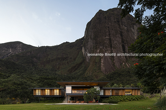 casa rbr bernardes arquitetura