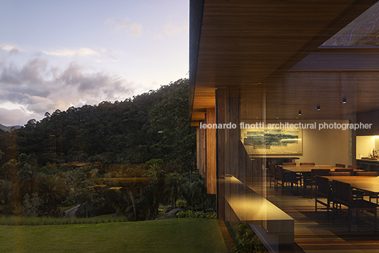 casa rbr bernardes arquitetura