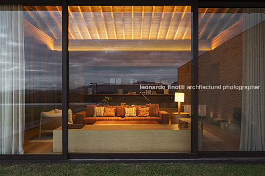 casa membeca lagos bernardes arquitetura
