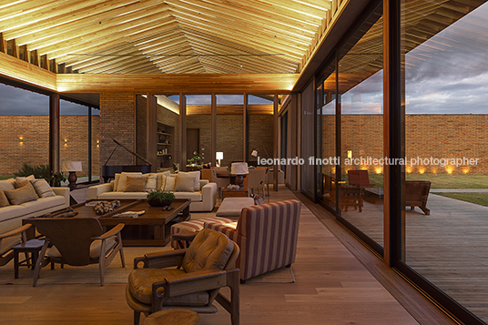 casa membeca lagos bernardes arquitetura