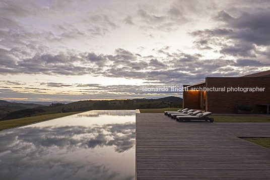 casa membeca lagos bernardes arquitetura