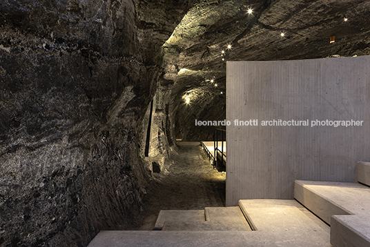museo subterráneo monumental 180 metros/ catedral de sal yemail arquitectura