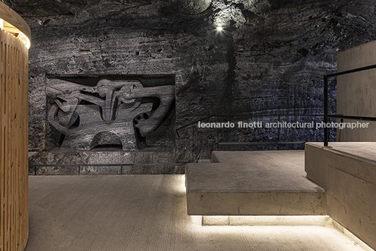 museo subterráneo monumental 180 metros/ catedral de sal yemail arquitectura