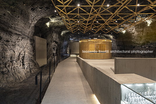 museo subterráneo monumental 180 metros/ catedral de sal yemail arquitectura