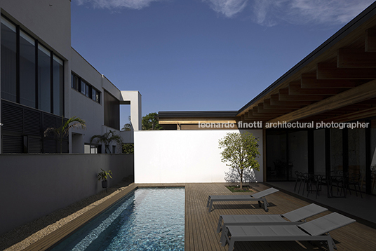 casa mlc jobim carlevaro arquitetos