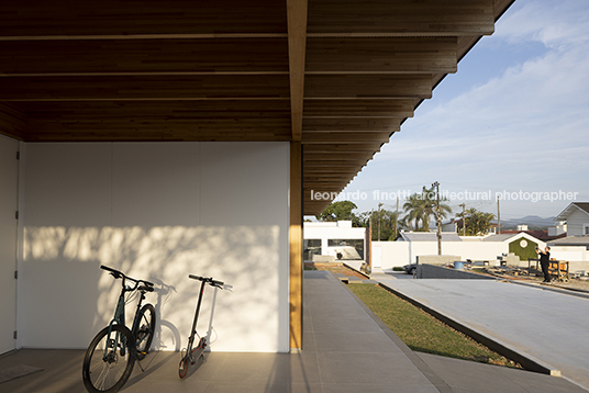 casa mlc jobim carlevaro arquitetos