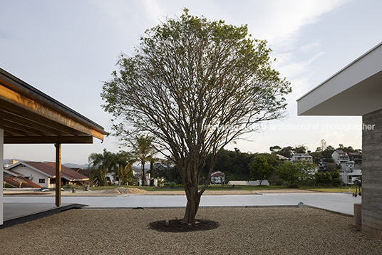 casa mlc jobim carlevaro arquitetos
