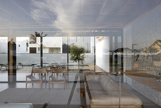casa mlc jobim carlevaro arquitetos