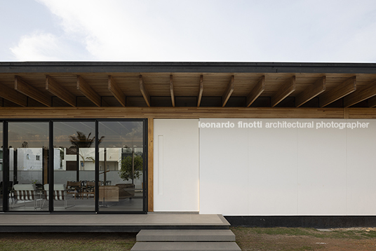 casa mlc jobim carlevaro arquitetos