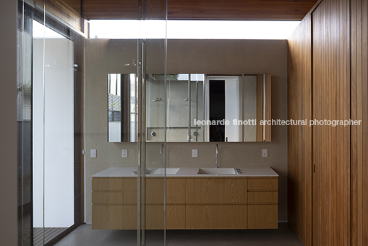 casa mlc jobim carlevaro arquitetos