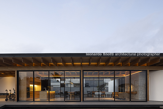 casa mlc jobim carlevaro arquitetos