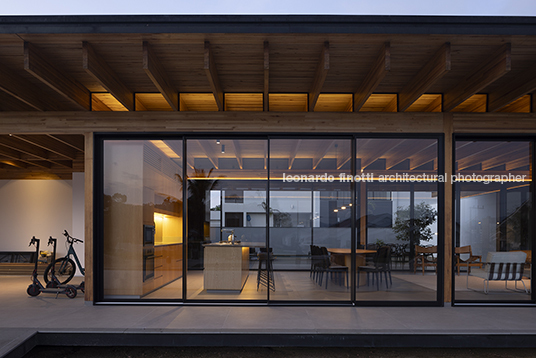 casa mlc jobim carlevaro arquitetos