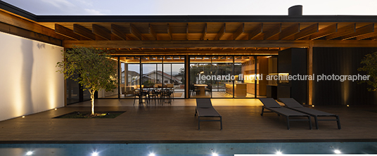casa mlc jobim carlevaro arquitetos