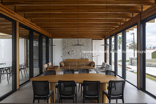 casa mlc jobim carlevaro arquitetos