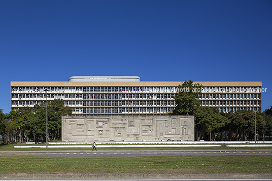 faculdade arquitetura - ufrj  jorge machado moreira