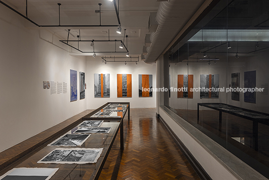 leonardo finotti: são paulo, multiplicidade - caixa cultural agnaldo farias