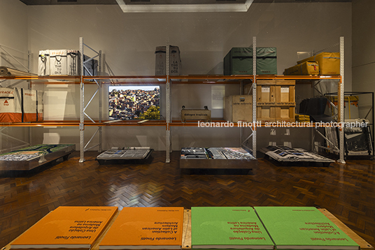 leonardo finotti: são paulo, multiplicidade - caixa cultural agnaldo farias