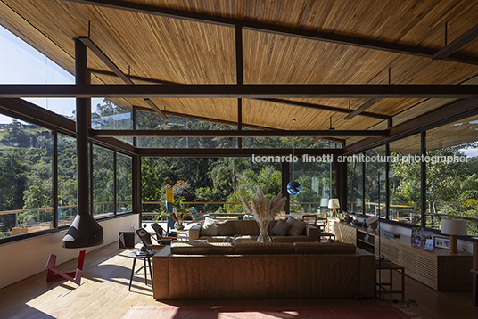 residência mondesir tiago freire