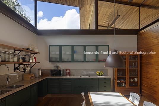 residência mondesir tiago freire