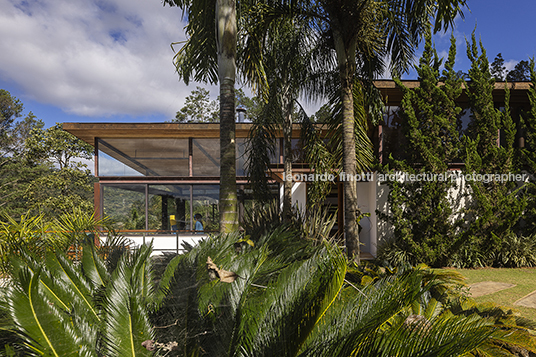 residência mondesir tiago freire