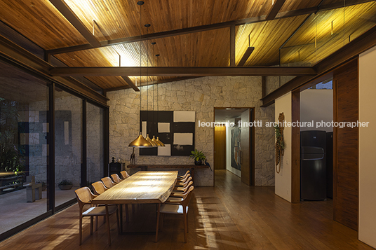 residência mondesir tiago freire