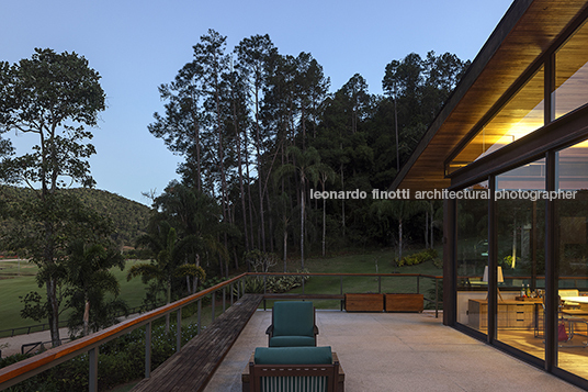 residência mondesir tiago freire