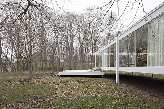 edith farnsworth house mies van der rohe