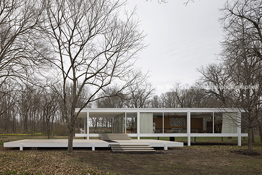 edith farnsworth house mies van der rohe