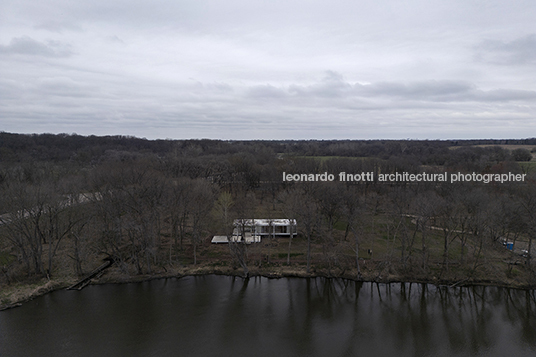 edith farnsworth house mies van der rohe