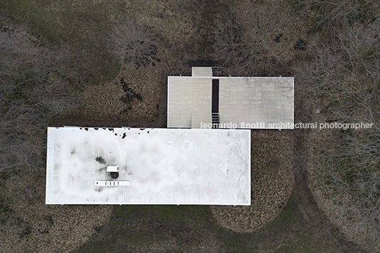 edith farnsworth house mies van der rohe