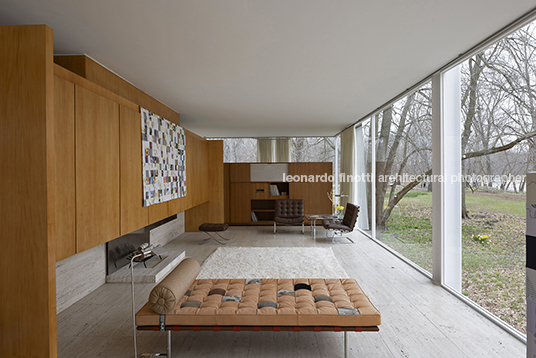 edith farnsworth house mies van der rohe